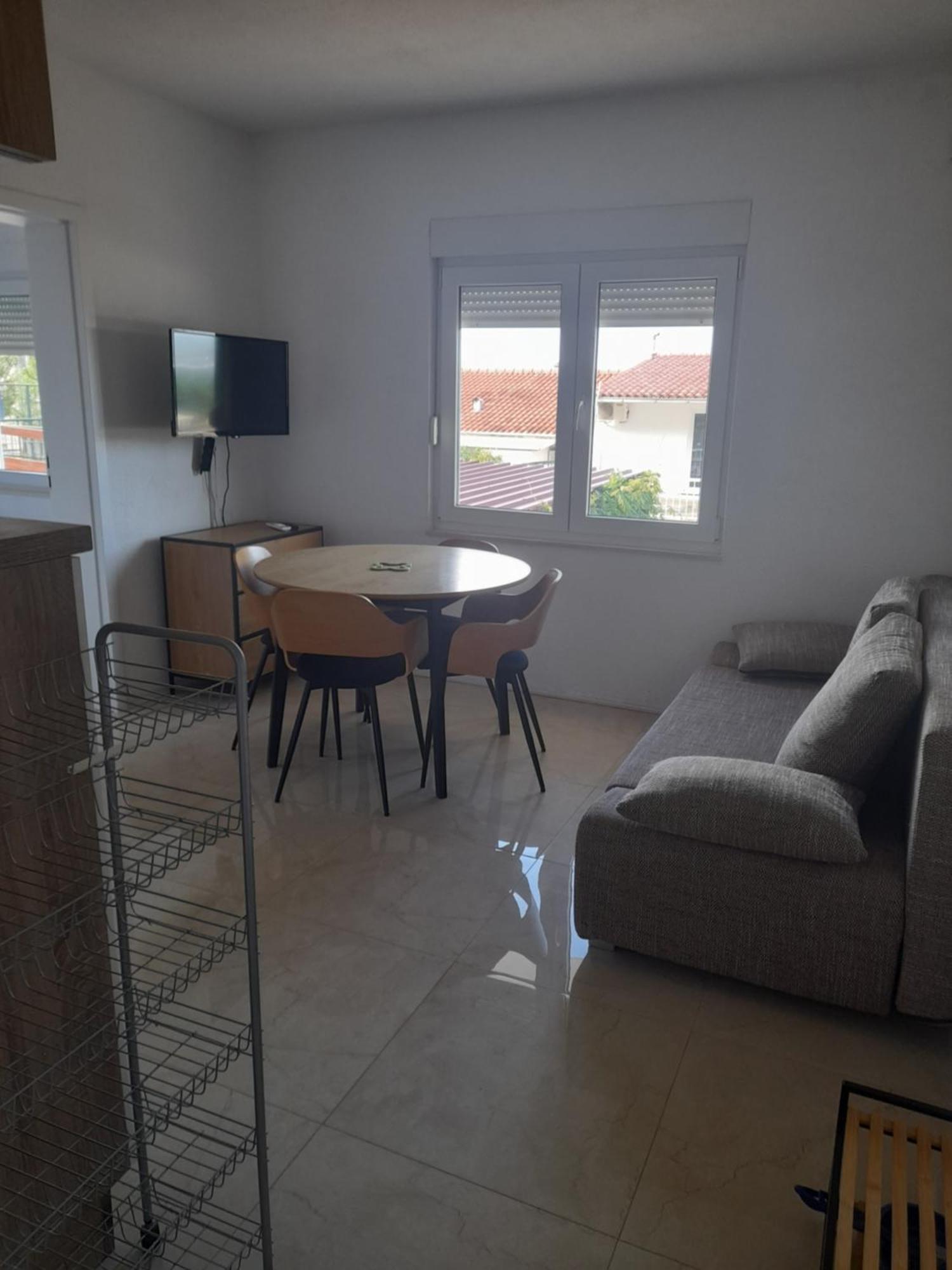 Apartments Malou Baška Voda Chambre photo