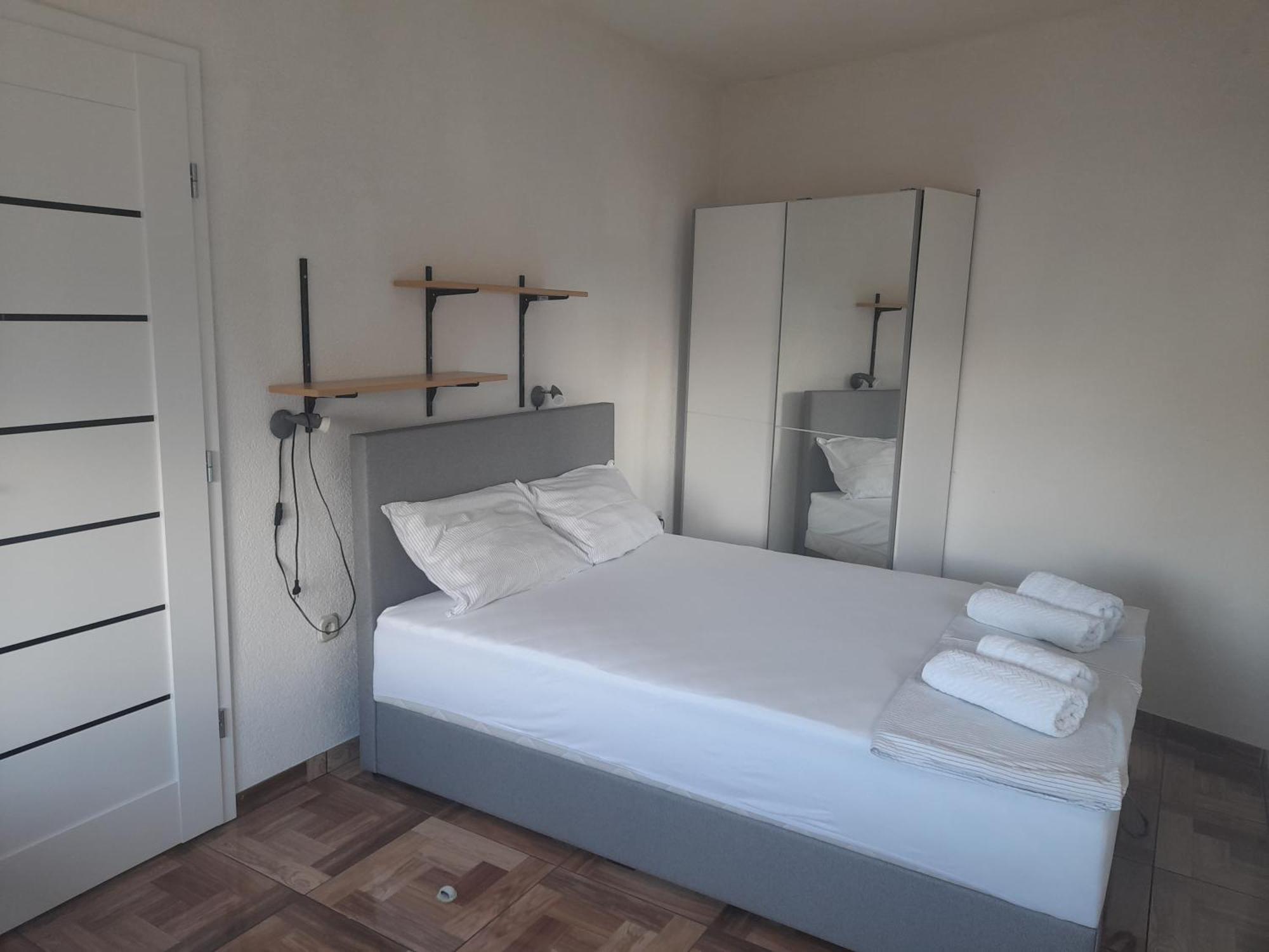 Apartments Malou Baška Voda Chambre photo
